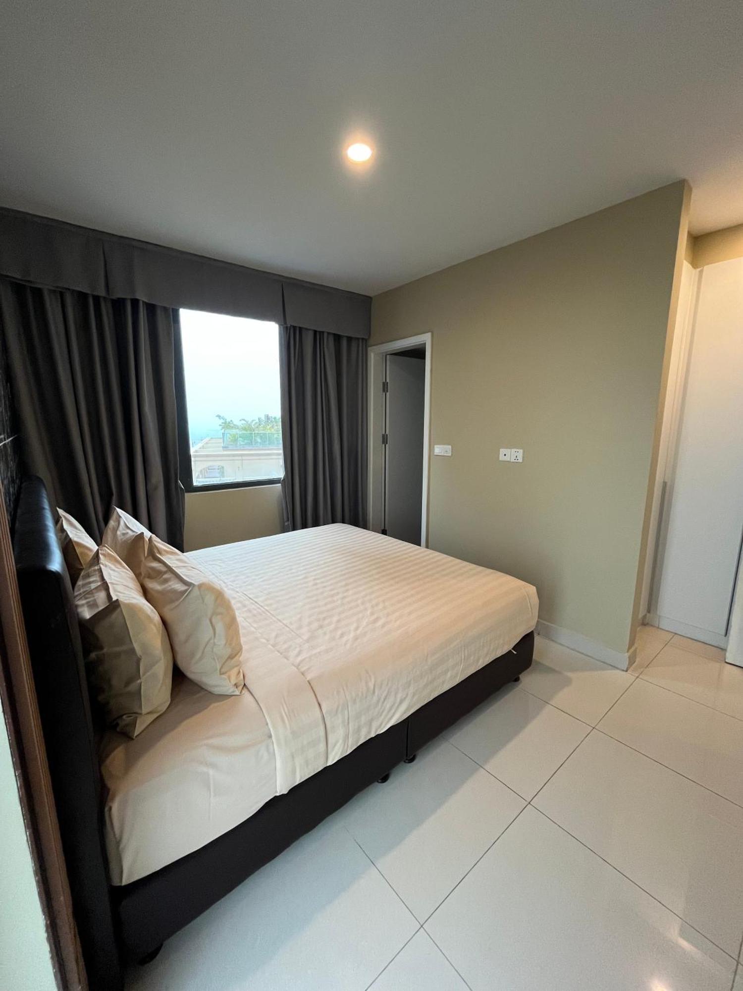 The Bridge Club Hotel Phnom Penh Exterior foto