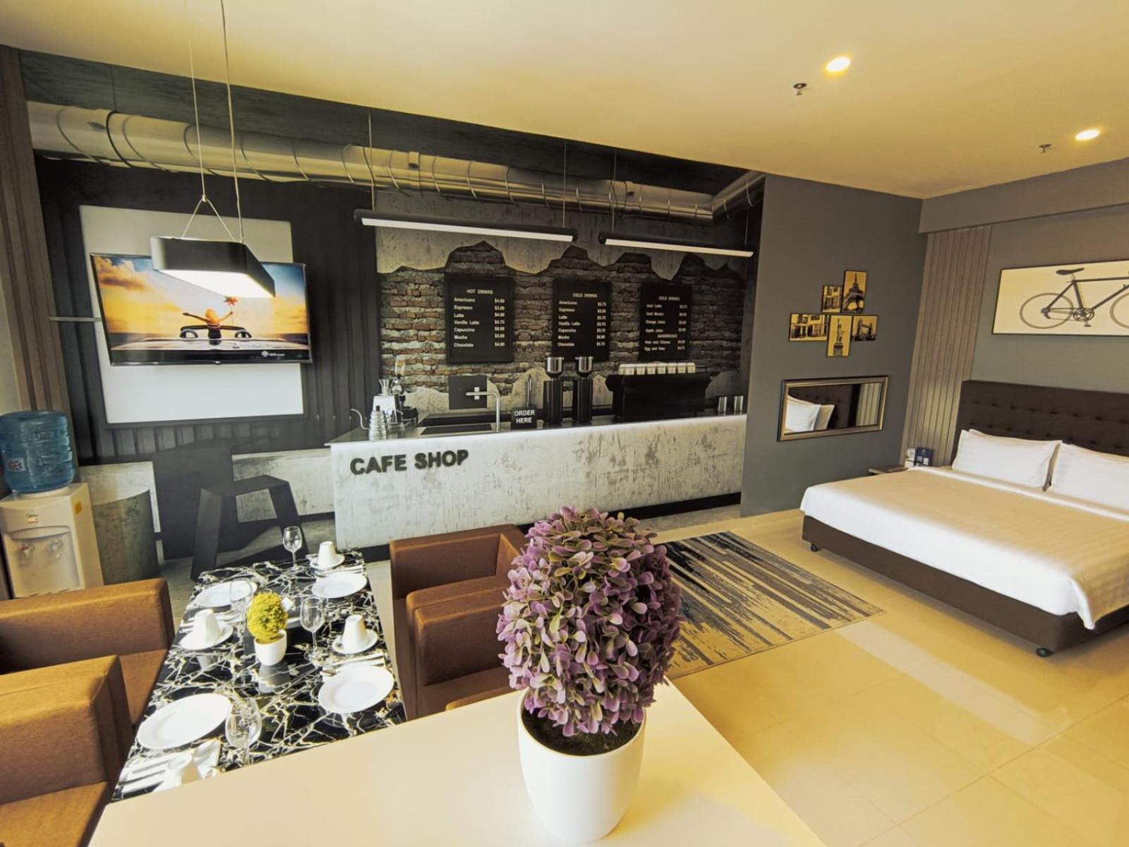 The Bridge Club Hotel Phnom Penh Exterior foto