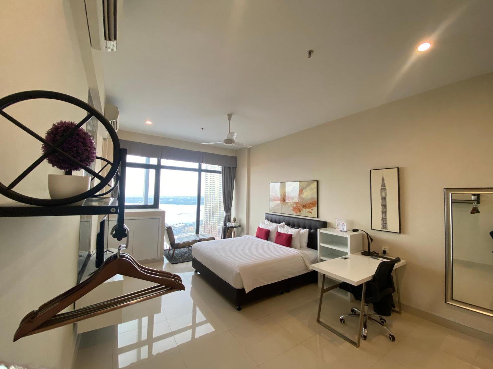 The Bridge Club Hotel Phnom Penh Exterior foto