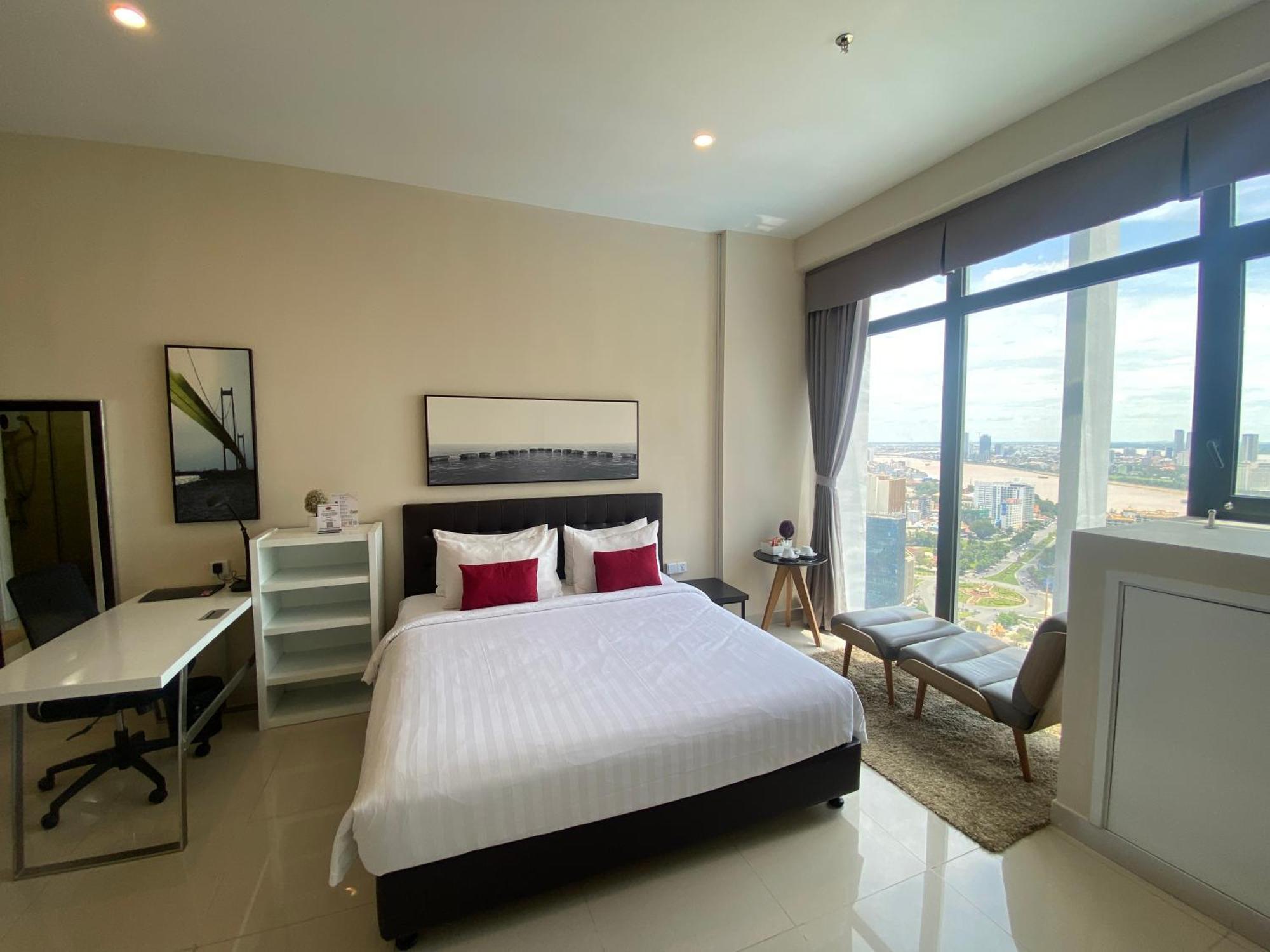 The Bridge Club Hotel Phnom Penh Exterior foto