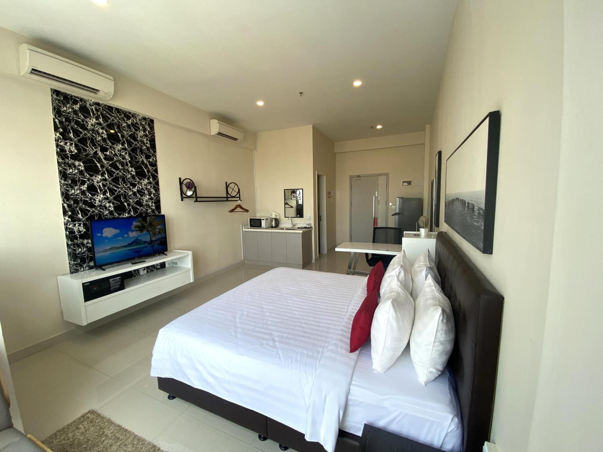 The Bridge Club Hotel Phnom Penh Exterior foto