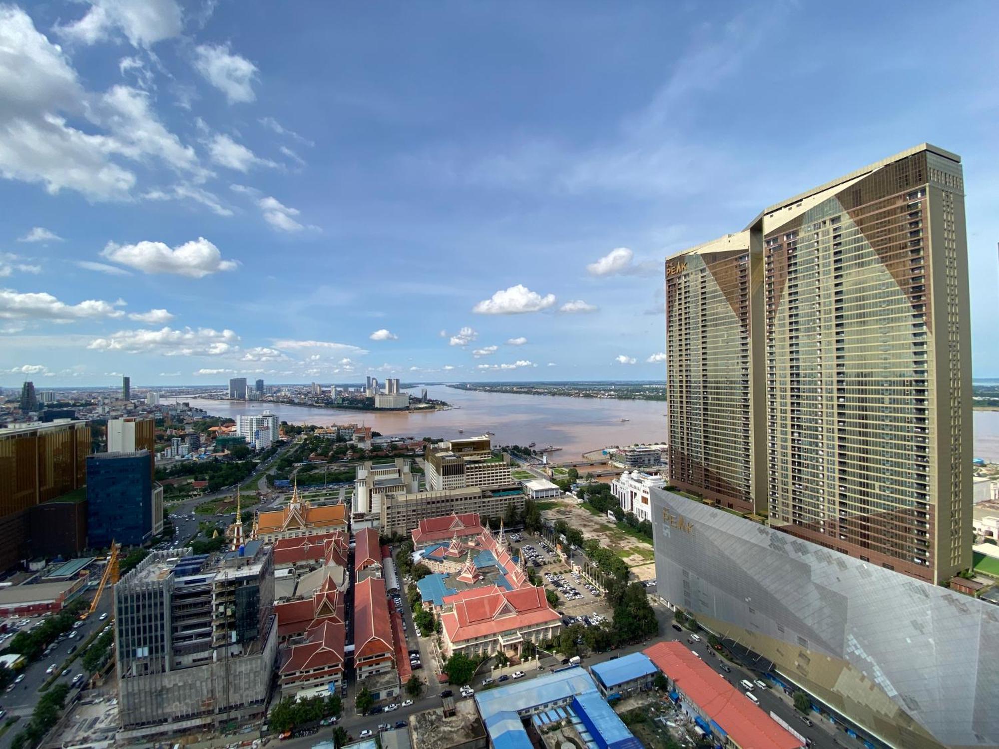 The Bridge Club Hotel Phnom Penh Exterior foto