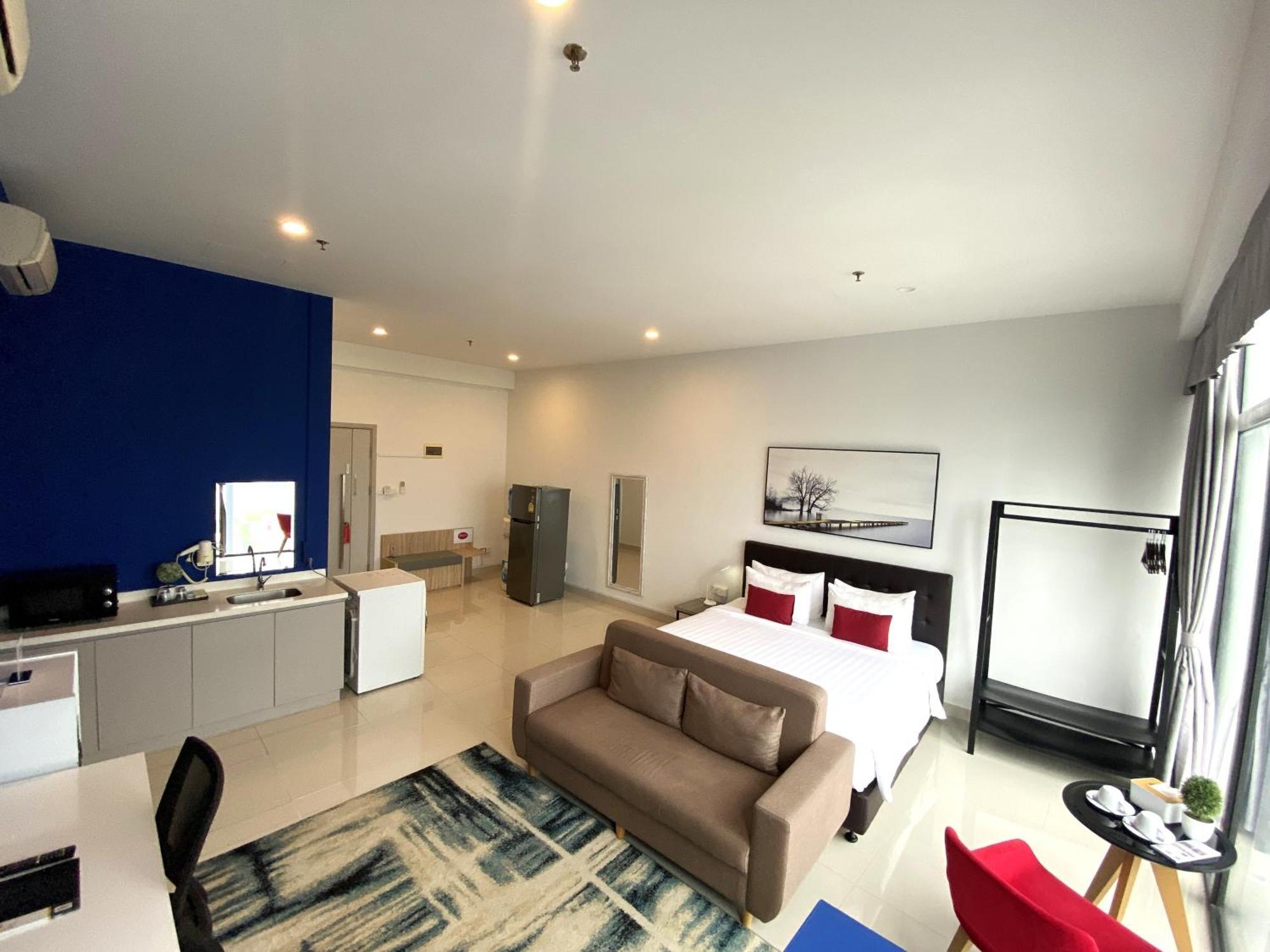 The Bridge Club Hotel Phnom Penh Exterior foto
