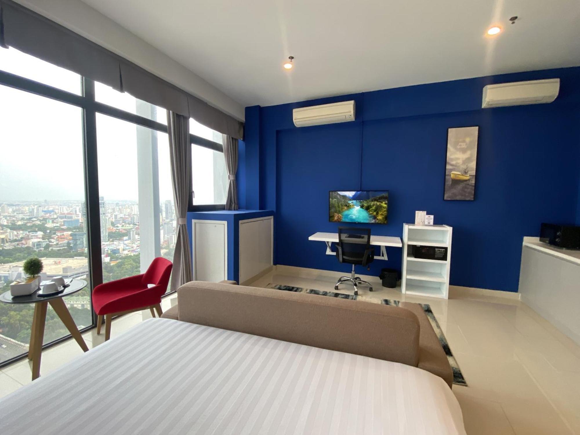 The Bridge Club Hotel Phnom Penh Exterior foto